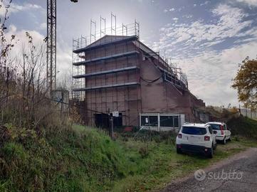 Edificio in costruzione e terreno a Collazzone PG