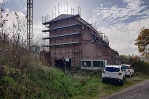 Edificio in costruzione e terreno a Collazzone PG