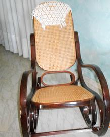 sedia a dondolo in legno