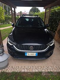 Auto  fiat tipo