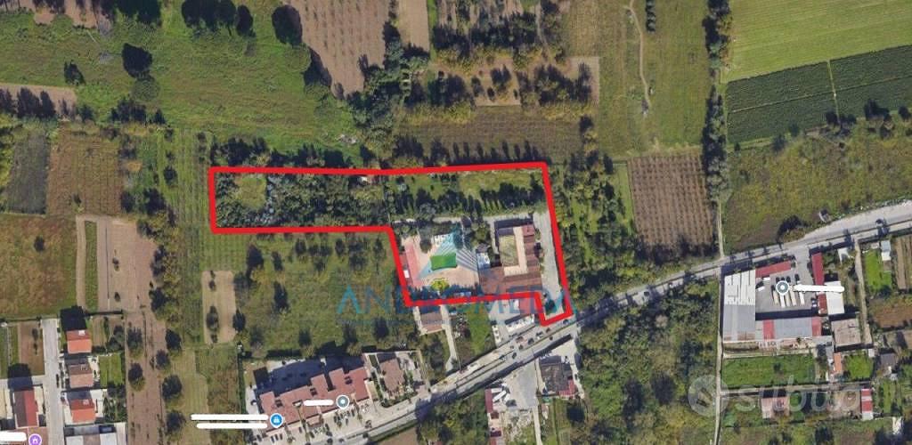Terreno di 15200 m² a Cesa - Vista 2