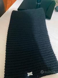 Scalda collo uoomo invernale