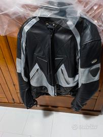 giubbotto in pelle per moto