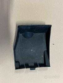 Vano porta oggetti booster