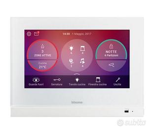 HOMETOUCH - Touch screen per gestione funzioni MyH