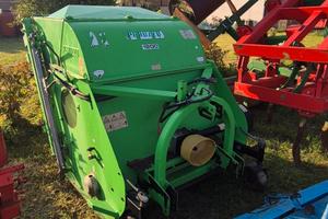 Trincia raccoglitrice per trattore peruzzo