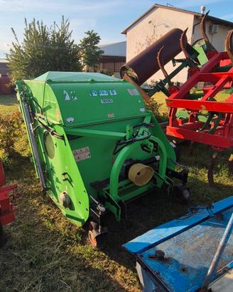 Trincia raccoglitrice per trattore peruzzo