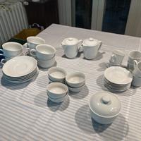 Servizio di ceramica da The’ e da Caffe’