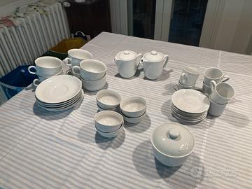 Servizio di ceramica da The’ e da Caffe’