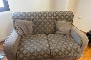 Divano due posti in tessuto