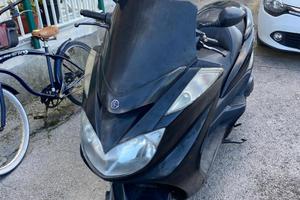 Moto Yamaha Majesty 400cc anno 2009