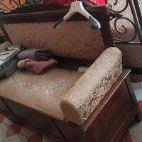 Divanetto e poltrona antichi 