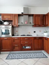 Cucina classica in legno