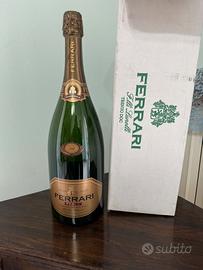 Bottiglia Ferrari vuota da collezione