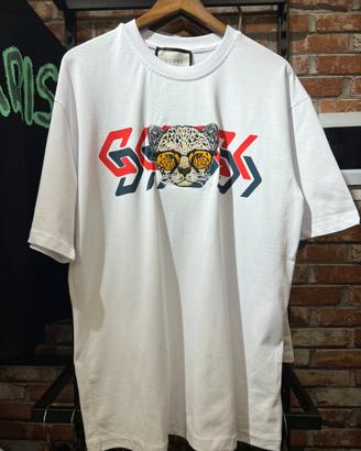 Oversized gucci tshirt