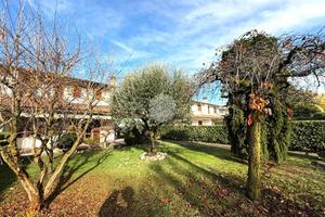 VILLA A SCHIERA A CASTELLI CALEPIO