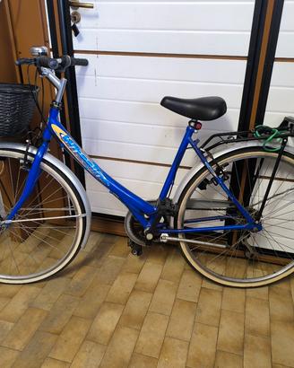 Bici donna city bike 6 velocità con cestino