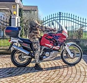 HONDA AFRICA TWIN 750