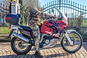 HONDA AFRICA TWIN 750