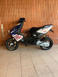 aerox 50 edizione valentino rossi