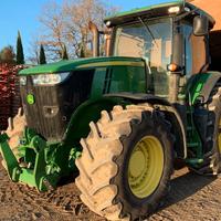 Trattore gommato John Deere 7230R