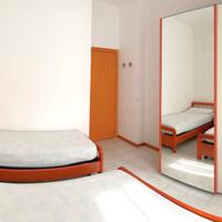 Vicino al mare, 2 matrimoniali, Clima e posto auto