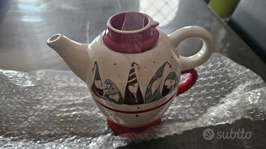 Teiera e tazza natalizia