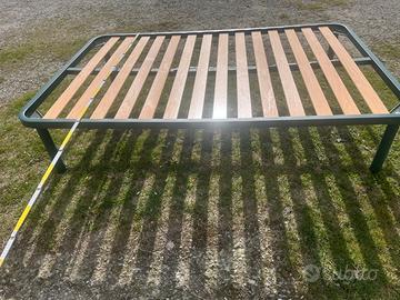 Rete letto con doghe in legno