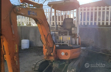 Miniescavatore 21 quintali in sagoma 2950 ore