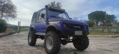 Suzuki samurai off road