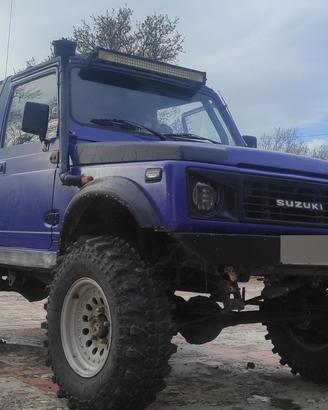 Suzuki samurai off road
