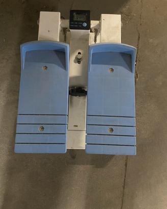 Esercitatore idraulico per gambe o piedi