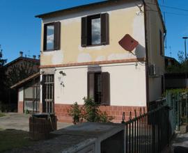 Casa indipendente con giardino