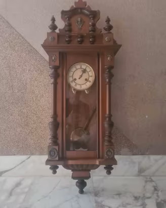 Orologio a pendolo da parete in legno