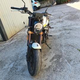 Benelli Leoncino 250 