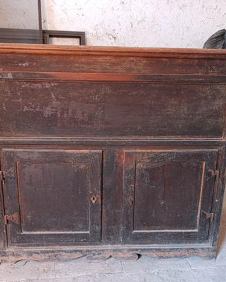 Antica madia rustica in legno massello – XIX secol