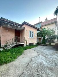 Villa di 300 m² con 3 locali a Pomigliano d'Arco