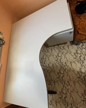 Scrivania industriale ad angolo