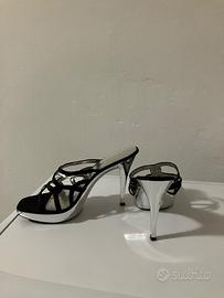 Scarpe nere e argento con lustrini