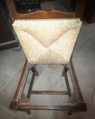 Sedie in legno e vimini