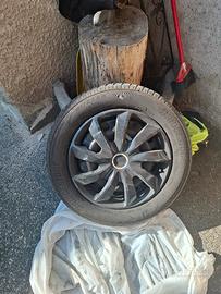 gomme da neve con cerchi in ferro e copricerchii