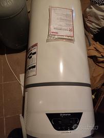 Scaldabagno elettrico pompa di calore Ariston 