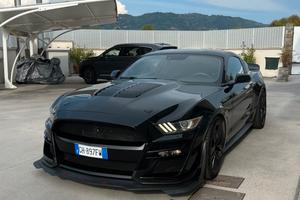 Ford Mustang Fastback 5.0 ti-vct V8 GT 421cv