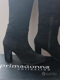 Eleganti  stivali neri camoscio 40