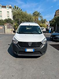DACIA DOKKER pick up