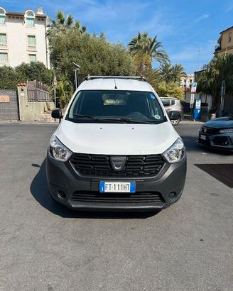 DACIA DOKKER pick up