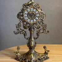 Orologio in ottone dorato