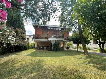 VILLA SINGOLA A BRESCIA