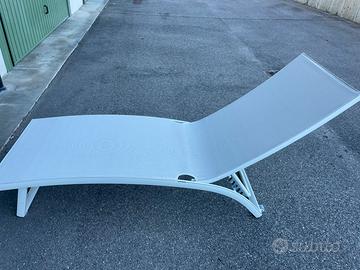 Lettino in tessuto da giardino