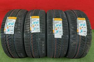 235 60 18 Gomme Invernal NEW Pirelli 235 60R18